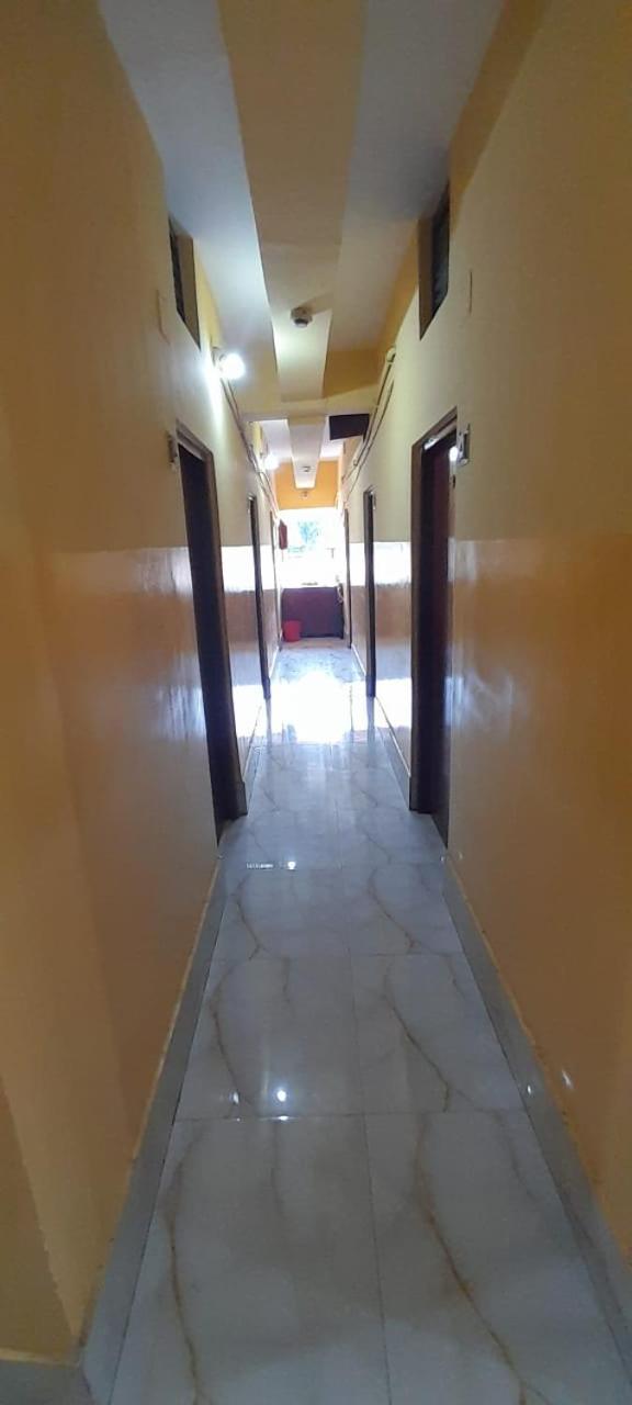 Narendra Niketan Hotel Calcutá Exterior foto